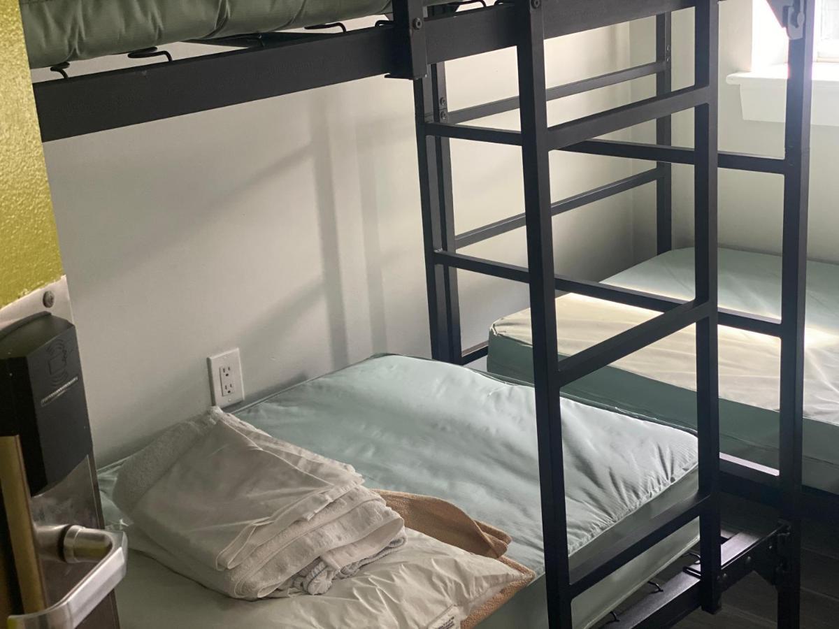 Dc International Hostel 1 Вашингтон Екстериор снимка