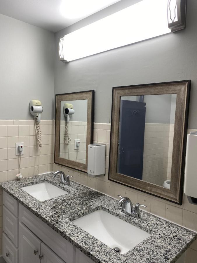 Dc International Hostel 1 Вашингтон Екстериор снимка