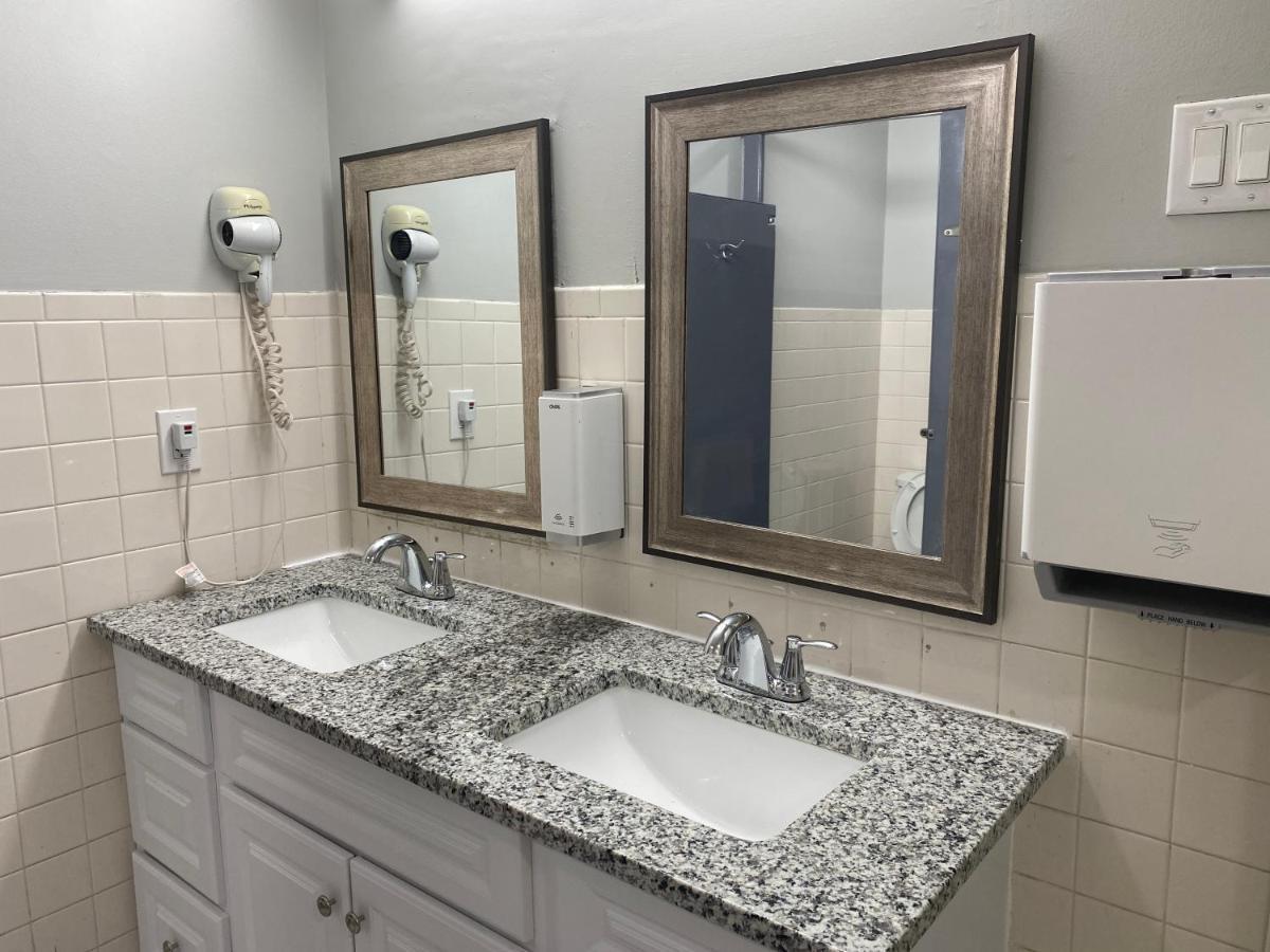 Dc International Hostel 1 Вашингтон Екстериор снимка